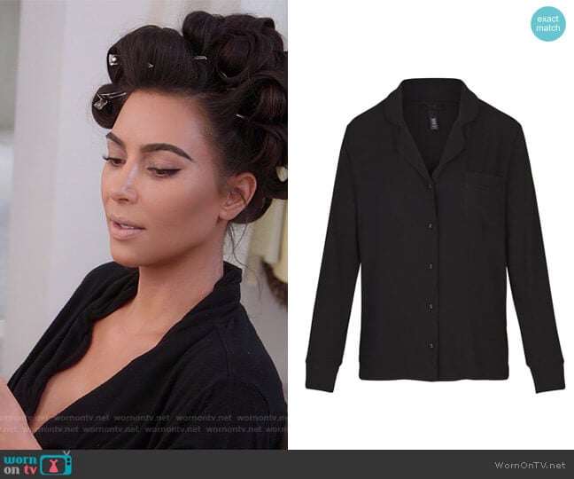 Skims Soft Lounge Sleep Set worn by Kim Kardashian (Kim Kardashian) on The Kardashians