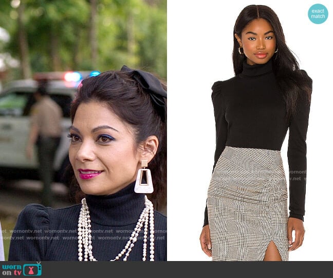 Veronica Beard Cedar Top worn by Nikki Ramos (Ginger Gonzaga) on She-Hulk Attorney at Law