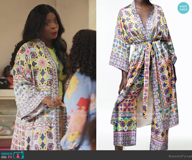 Zara Printed Kimono with Belt worn by Ava Coleman (Janelle James) on Abbott Elementary