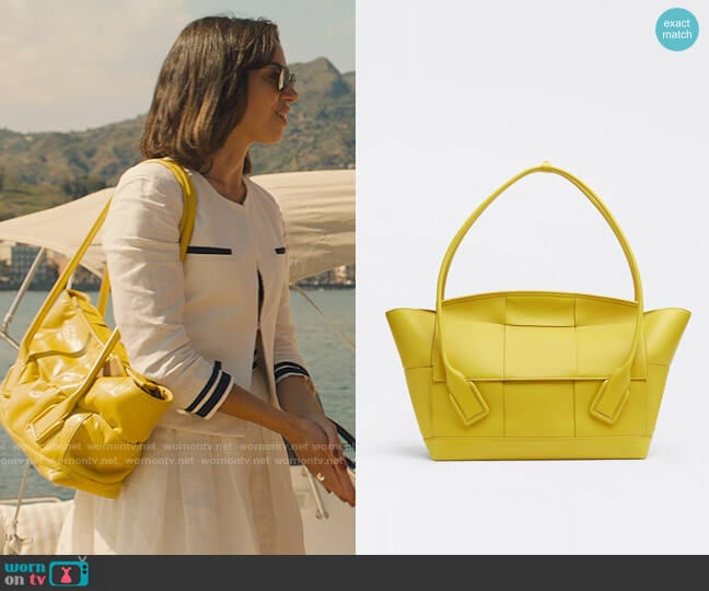 Bottega Veneta Arco Bag in Mirabelle worn by Harper Spiller (Aubrey Plaza) on The White Lotus
