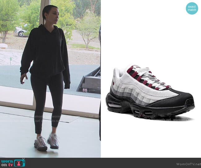 Nike Air Max OG 95 low-top sneakers worn by Kim Kardashian (Kim Kardashian) on The Kardashians