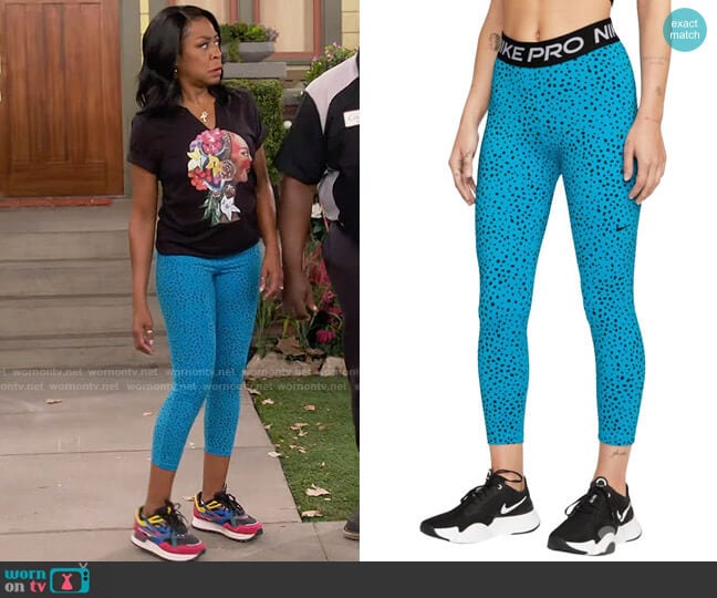 Nike Mid-Rise Cropped Printed Training Leggings worn by Tina Butler (Tichina Arnold) on The Neighborhood