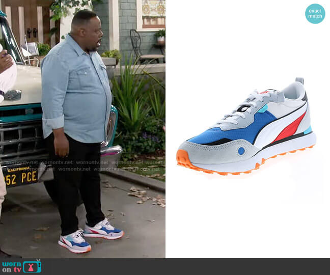 Puma Rider FV Future Vintage in Puma White/Puma Royal worn by Calvin (Cedric The Entertainer) on The Neighborhood
