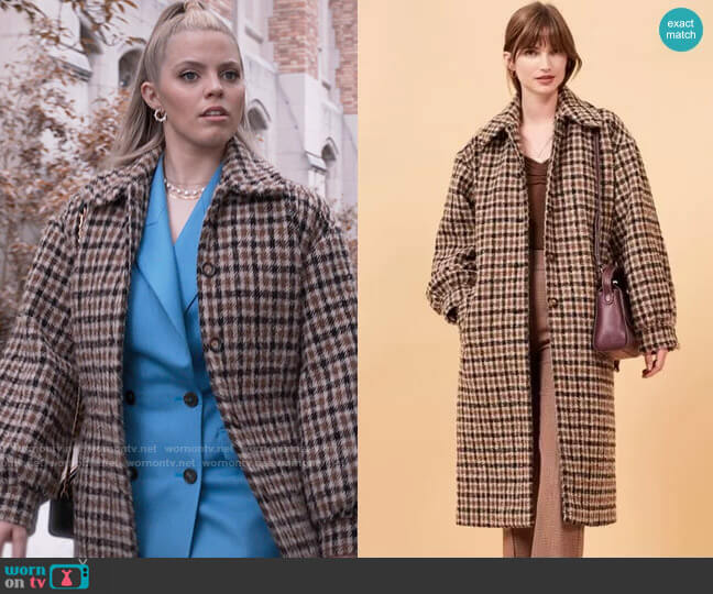 Rouje Gerard Coat worn by Leighton Murray (Reneé Rapp) on The Sex Lives of College Girls