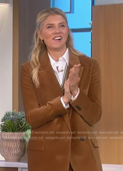 Amanda’s brown corduroy blazer on The Talk