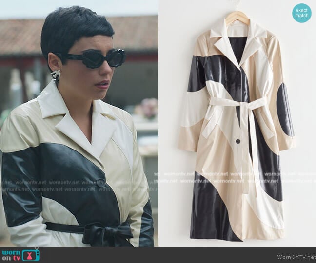 & Other Stories Belted Colour Block Coat worn by Ari Blanco (Carla Diaz) on Elite