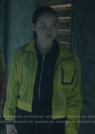 Artemis’s yellow jacket on Stargirl