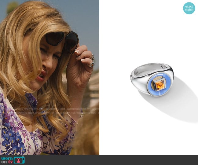 Cast The Mod Signet worn by Tanya McQuoid (Jennifer Coolidge) on The White Lotus
