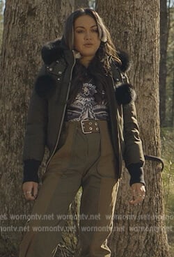 Cindy’s green fur jacket with pom-poms on Stargirl