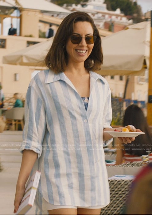 Harper’s blue striped button down shirt on The White Lotus