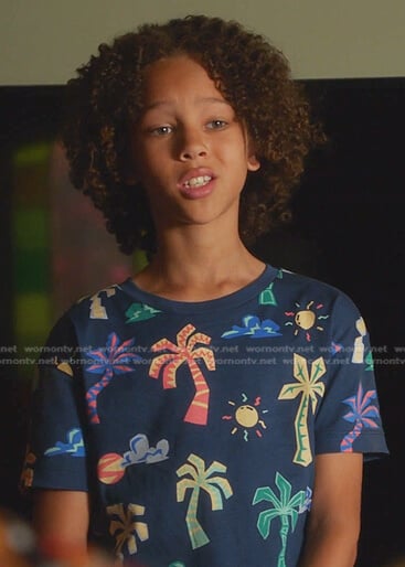 Denny’s blue palm tree print tee on 9-1-1