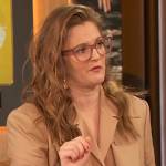 Drew’s beige silk blouse and blazer on The Drew Barrymore Show