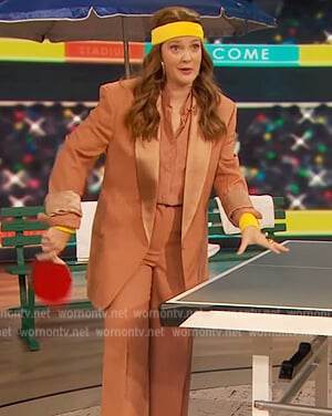 Drew’s satin trim blazer on The Drew Barrymore Show