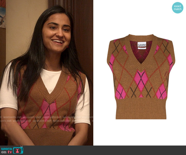 Ganni Harlequin Knit Vest in Tigers Eye worn by Bela Malhotra (Amrit Kaur) on The Sex Lives of College Girls