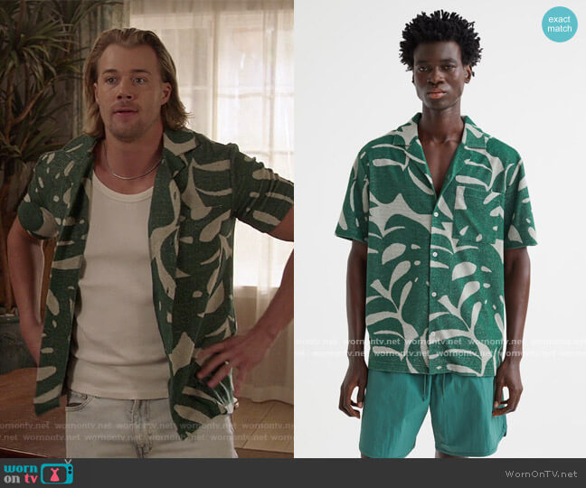 H&M Relaxed Fit Terry Resort Shirt worn by JJ Parker (Hunter Clowdus) on All American