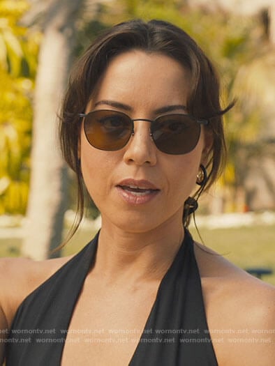 Harper’s black sunglasses on The White Lotus