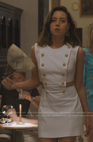 Harper’s white cutout mini dress with buttons on The White Lotus