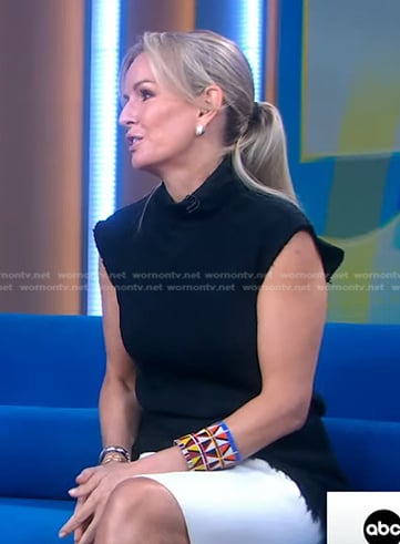 Jennifer’s black striped top on Good Morning America