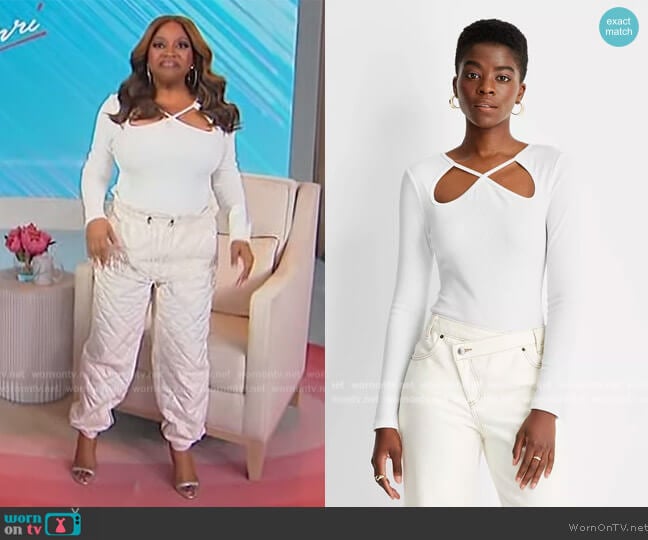 Kahlana Barfield Brown Ribbed Cut Out Neck Bodysuit worn by Sherri Shepherd on Sherri