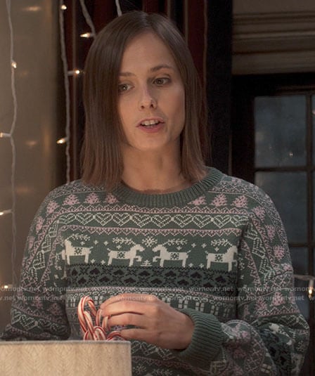 Kimberly’s green fair isle Christmas sweater on The Sex Lives of College Girls
