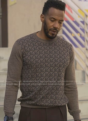 Lewis’s brown arrow pattern sweater on Reasonable Doubt