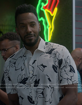 Lewis’s white floral print shirt on Reasonable Doubt