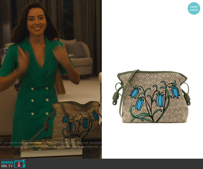 Loewe Canvas Calfskin Flamenco Knot Bag Green worn by Harper Spiller (Aubrey Plaza) on The White Lotus
