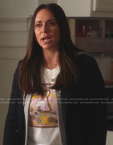 Maddie’s graphic print tee and blazer on 9-1-1