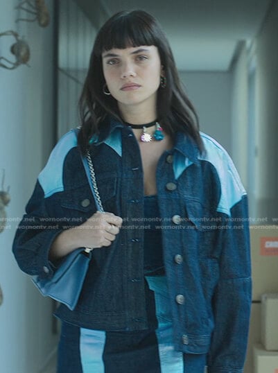 Mencia’s blue colorblock denim jacket and skirt on Elite