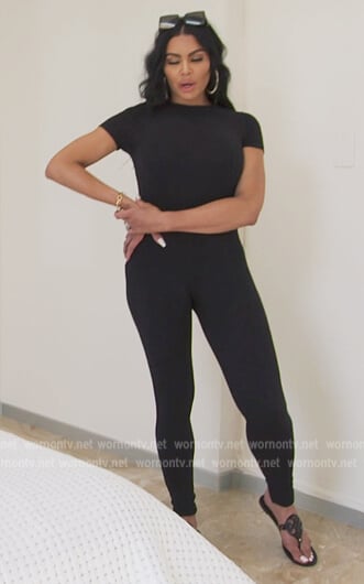Mia’s black sandals on The Real Housewives of Potomac