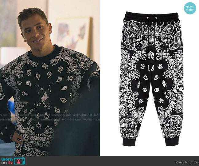 Mod Wave Movement Bandana Print Pants worn by Iván Carvalho (André Lamoglia) on Elite