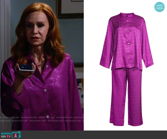Natori Infinity Jacquard Pajama Set in Magenta worn by Sheila (Swoosie Kurtz) on Call Me Kat