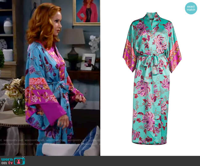 Natori Ume Robe in Jade Combo worn by Sheila (Swoosie Kurtz) on Call Me Kat