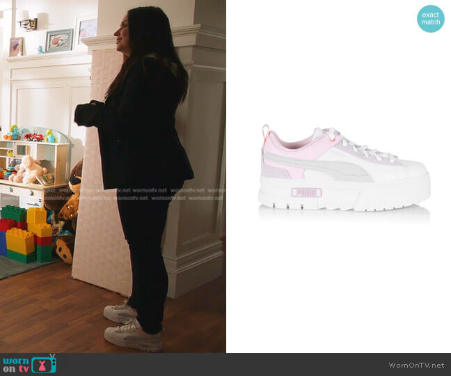 Puma Mayze Platform Low-Top Sneakers worn by Maddie Kendall (Jennifer Love Hewitt) on 9-1-1