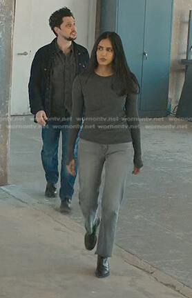 Saanvi’s grey ribbed top and jeans on Manifest