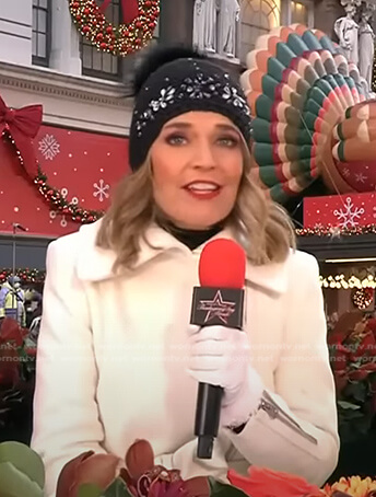 Savannah’s black embellished pom pom beanie at Macy’s Thanksgiving Parade