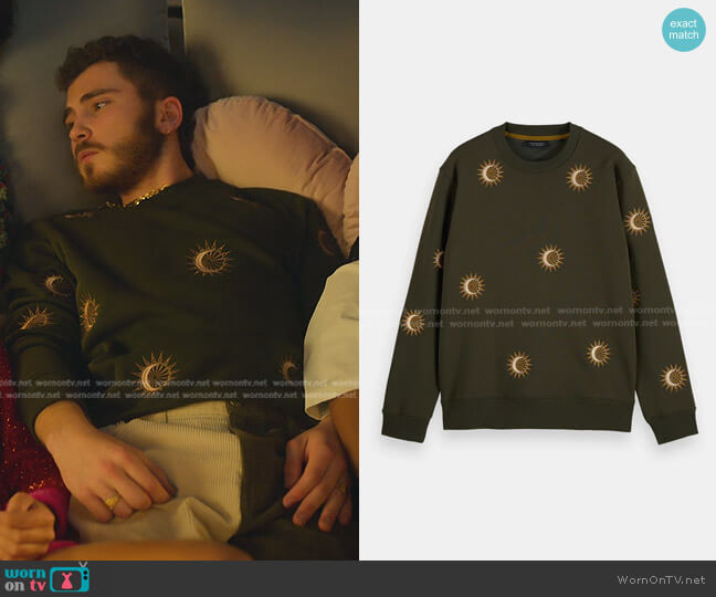 Scotch & Soda Embroidered Crewneck Sweater worn by Dídac Ramos Vico (Álvaro de Juana) on Elite