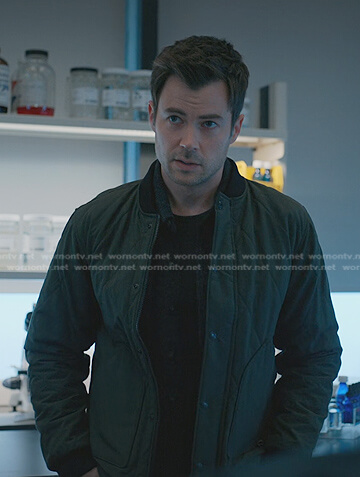 Zeke’s greey quilted jacket on Manifest