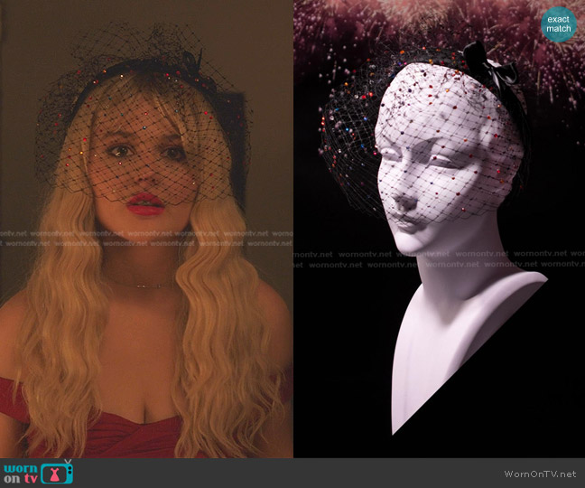 Stephen Jones Millinery 324 Lascaris Veil worn by Audrey Hope (Emily Alyn Lind) on Gossip Girl