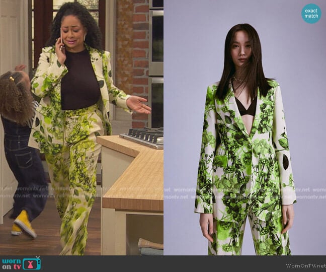 Karen Millen Spring Green Botanical Bunches Tailored Single Breasted Jacket worn by Raven Baxter (Raven-Symoné) on Ravens Home
