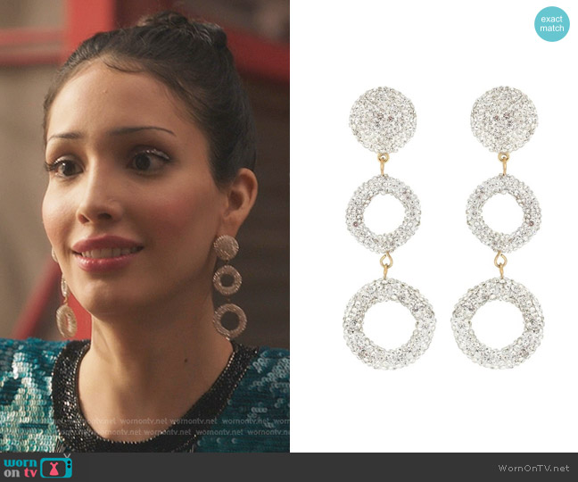Lele Sadoughi Crystal Wind Chime Earring worn by Luna La (Zión Moreno) on Gossip Girl