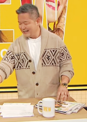 Danny Seo’s print cardigan on The Drew Barrymore Show