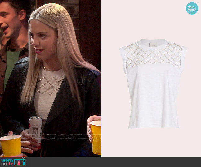 Cinq a Sept Bella Rhinestone Tee worn by Leighton Murray (Reneé Rapp) on The Sex Lives of College Girls