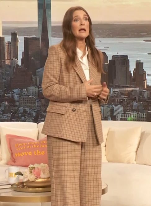 Drew’s check blazer and pants on The Drew Barrymore Show