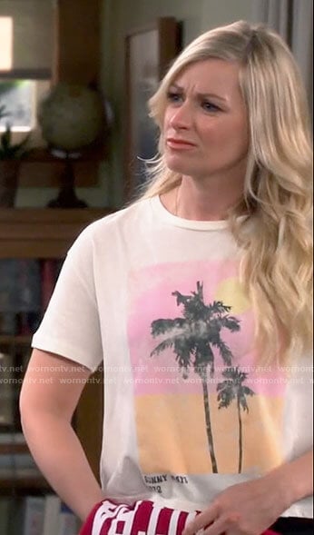 Gemma’s palm tree graphic tee on The Neighborhood