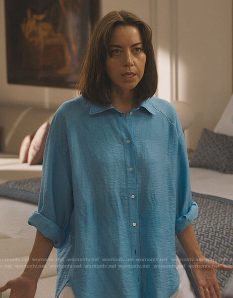 Harper’s blue oversized button down shirt on The White Lotus