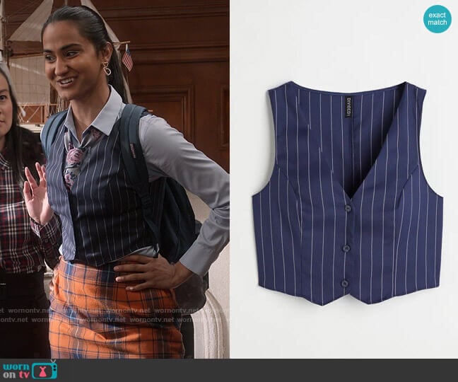 H&M Suit Vest in Dark Blue / Striped worn by Bela Malhotra (Amrit Kaur) on The Sex Lives of College Girls