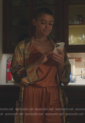 Julien’s printed satin kimono on Gossip Girl