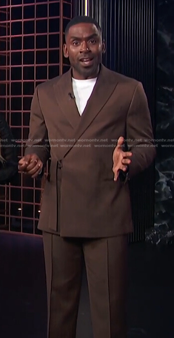 Justin’s brown wrap blazer on E! News