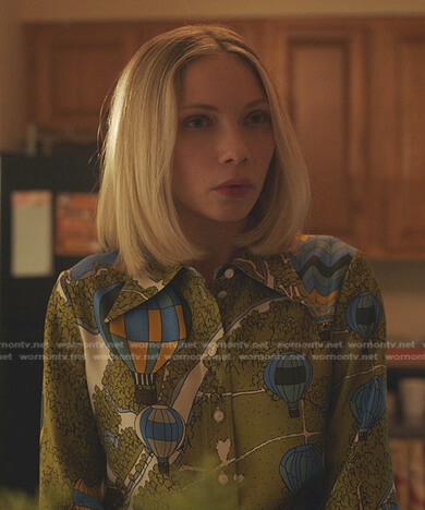 Kate’s green hot air balloon print blouse on Gossip Girl